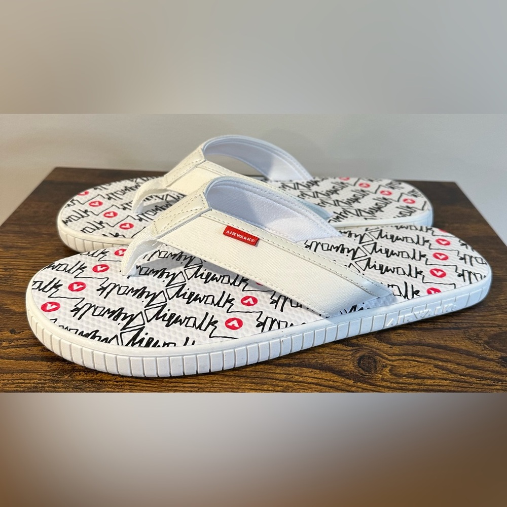Airwalk Men’s Deck26 White/Black Flip Flops NWT  Size 10